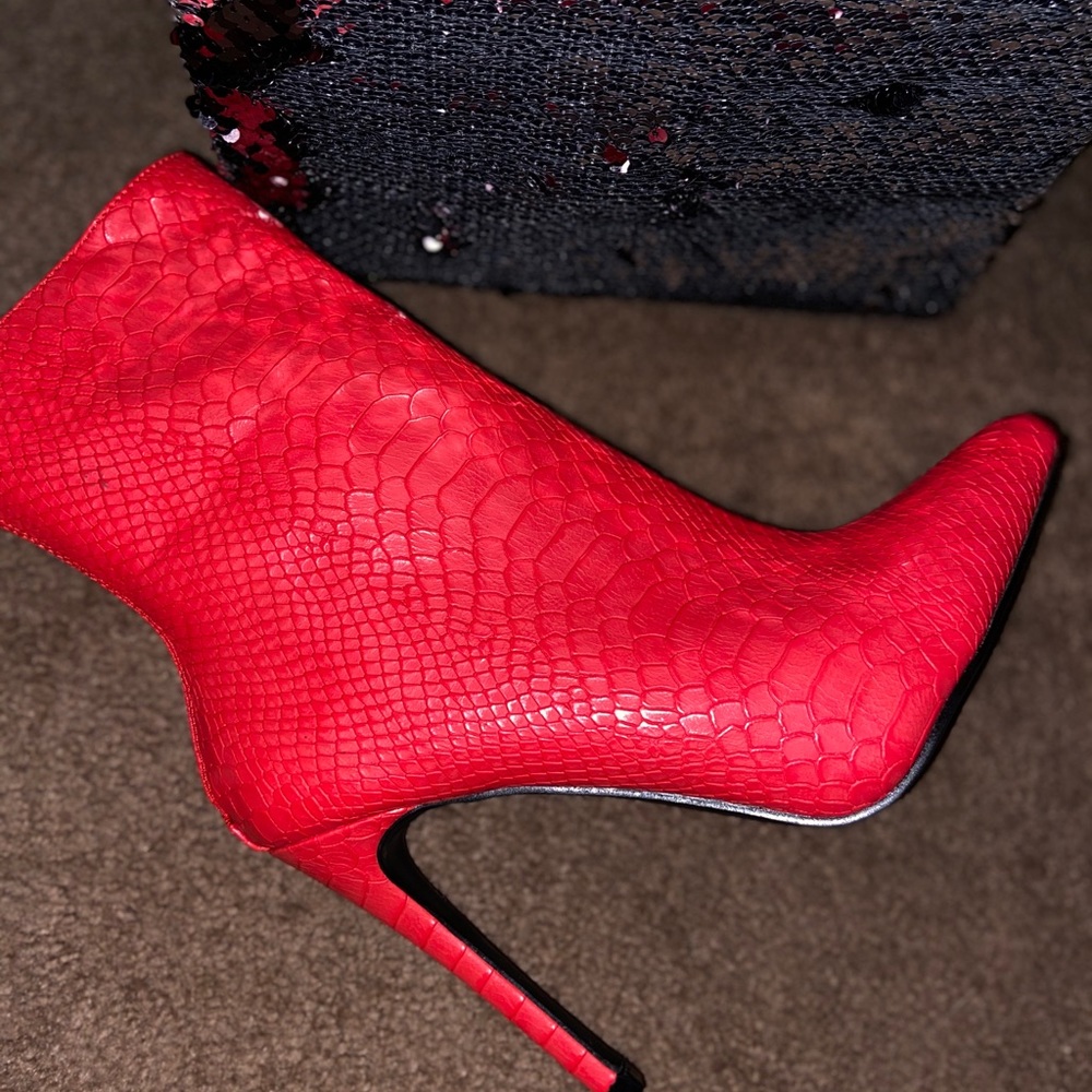 Red Snakeskin Boot 🔥 - Picture 3 of 5